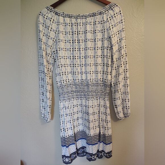 Max Studio Blue White Printed Smocked Waist Dress Size Medium - Picture 8 of 11